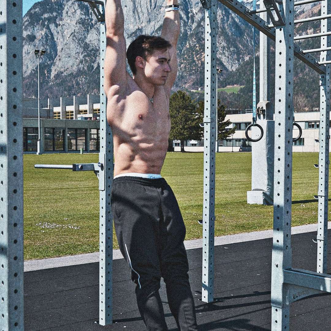 Pull-Up And Chin-Up Variations For Shoulder Strength